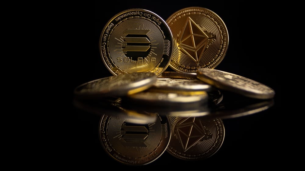 SOL could surge as Solana absorbs $400 million stablecoins in a week, Ethereum has outflows